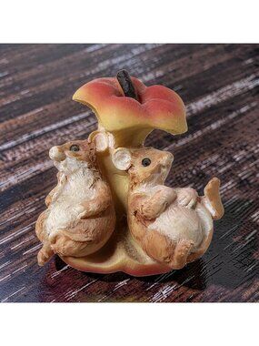 Vintage 1980s Enesco Charming Tails "Friends To The Core" 89/375 Figurine.